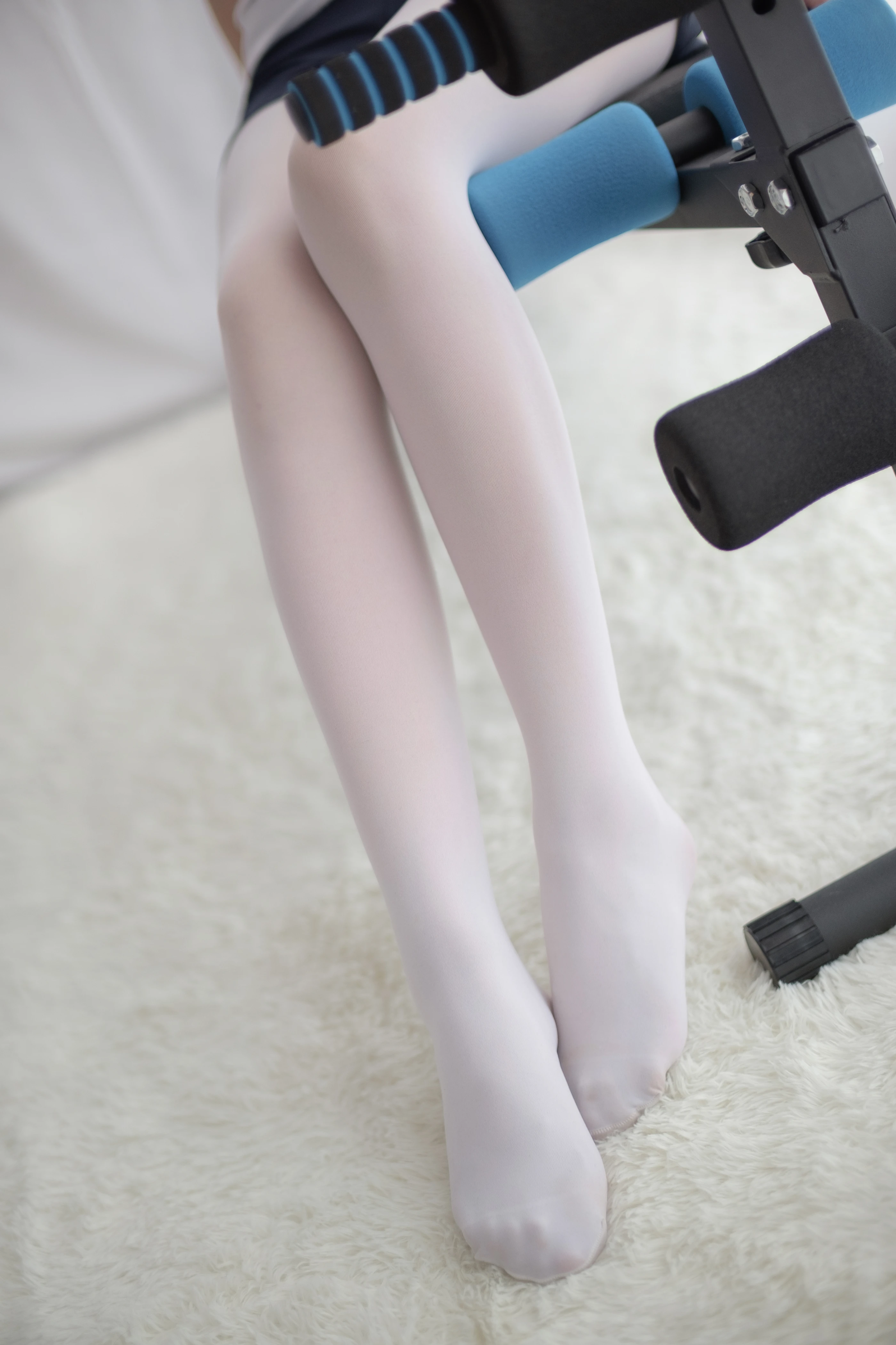 森萝财团 [R15-013] 白丝运动少女 [85P]插图2